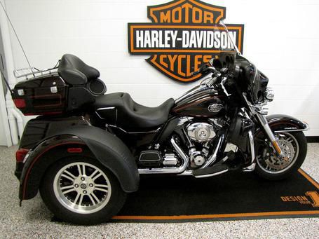 2011 Harley-Davidson Tri Glide - FLHTCUTG Trike 