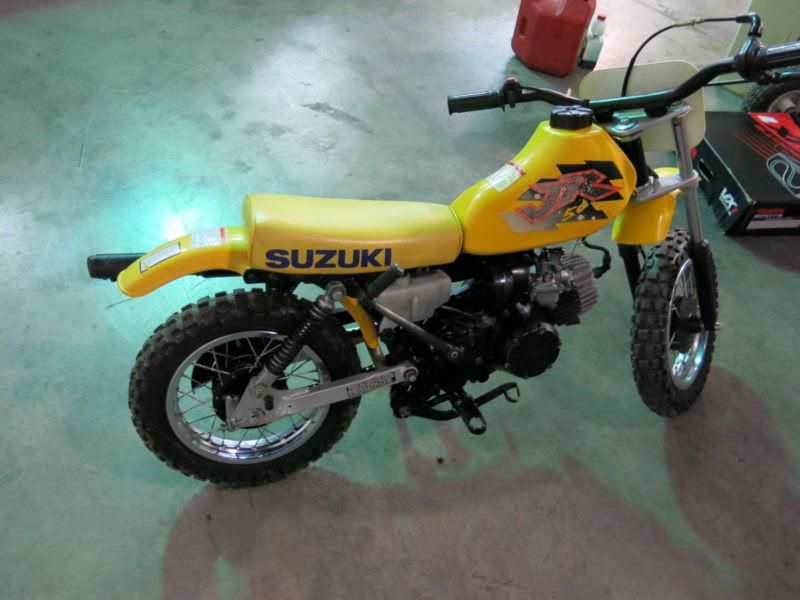 Suzuki jr50 mini dirt bike, incl training wheels, boots, gloves, as-new!!