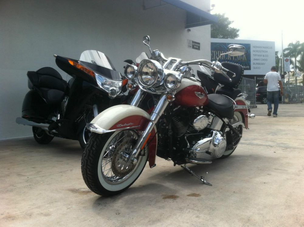 2012 Harley-Davidson Softail Deluxe DELUXE Cruiser 
