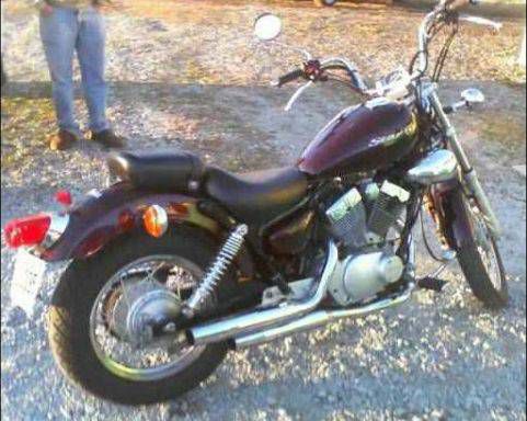 2009 yamaha motorcycle/250 cc ~great beginners bike~