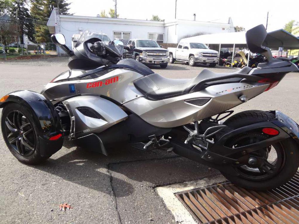 2011 Can-Am Spyder RS-S SE5 Sport Touring 