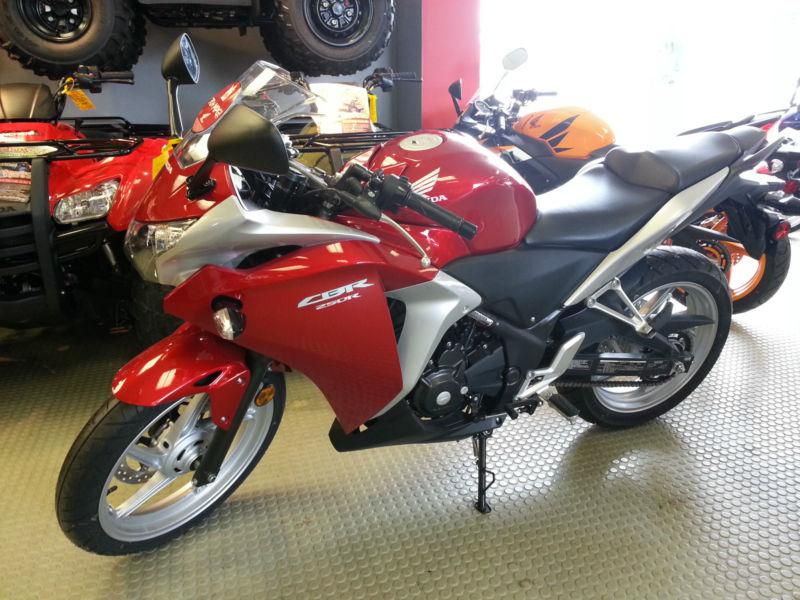 Honda 2012 cbr 250 sportbike motorcycle red great price